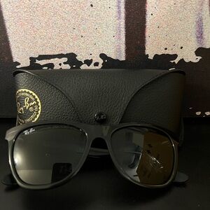 Ray-Ban Black Sunglasses